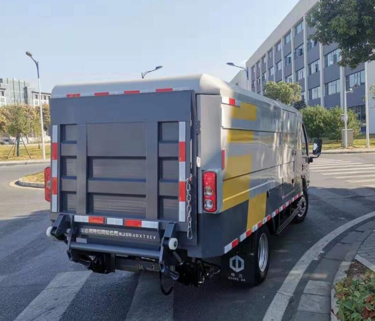 汽車尾(wei)闆維修(xiū)方法