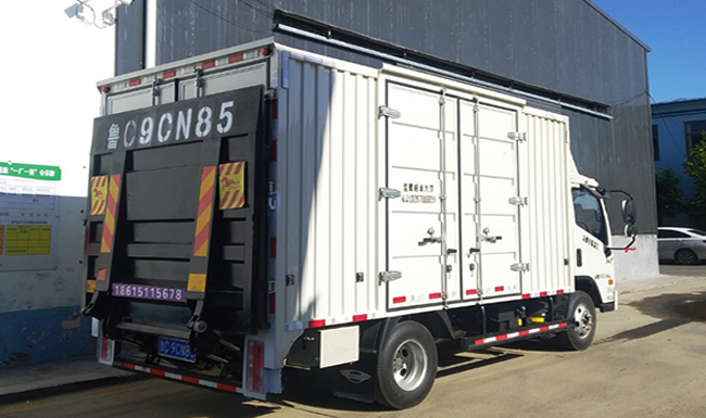 頂梁柱汽車(chē)升降尾闆優(you)點分析