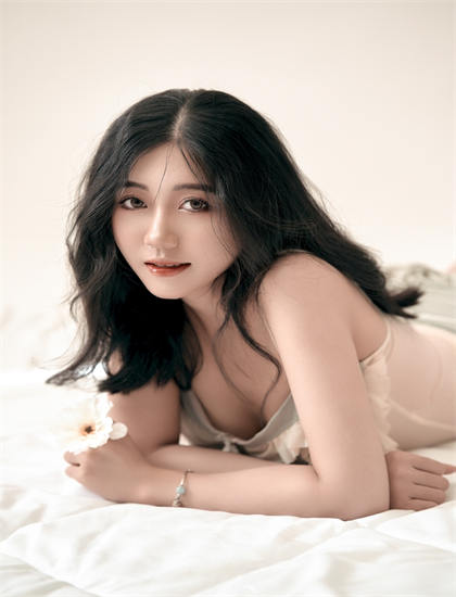 《顾少的千金女仆》热门评价对比：专业影评与观众口碑差异