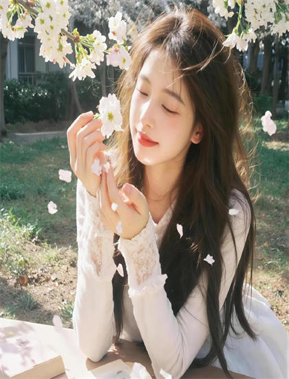 《灵女天师之凶宅探秘》角色研究：历史的事件再现与当代启示 认识表演艺术的价值